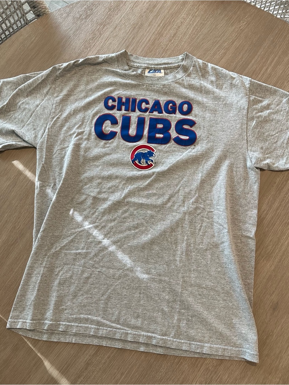 Chicago Cubs Men’s Grey Short-Sleeve Logo Tee